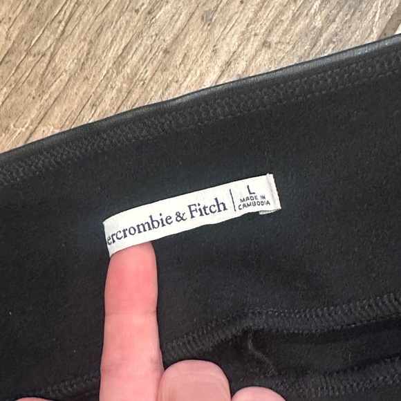 Abercrombie and Fitch Faux Leather black Leggings large - Picture 3 of 6